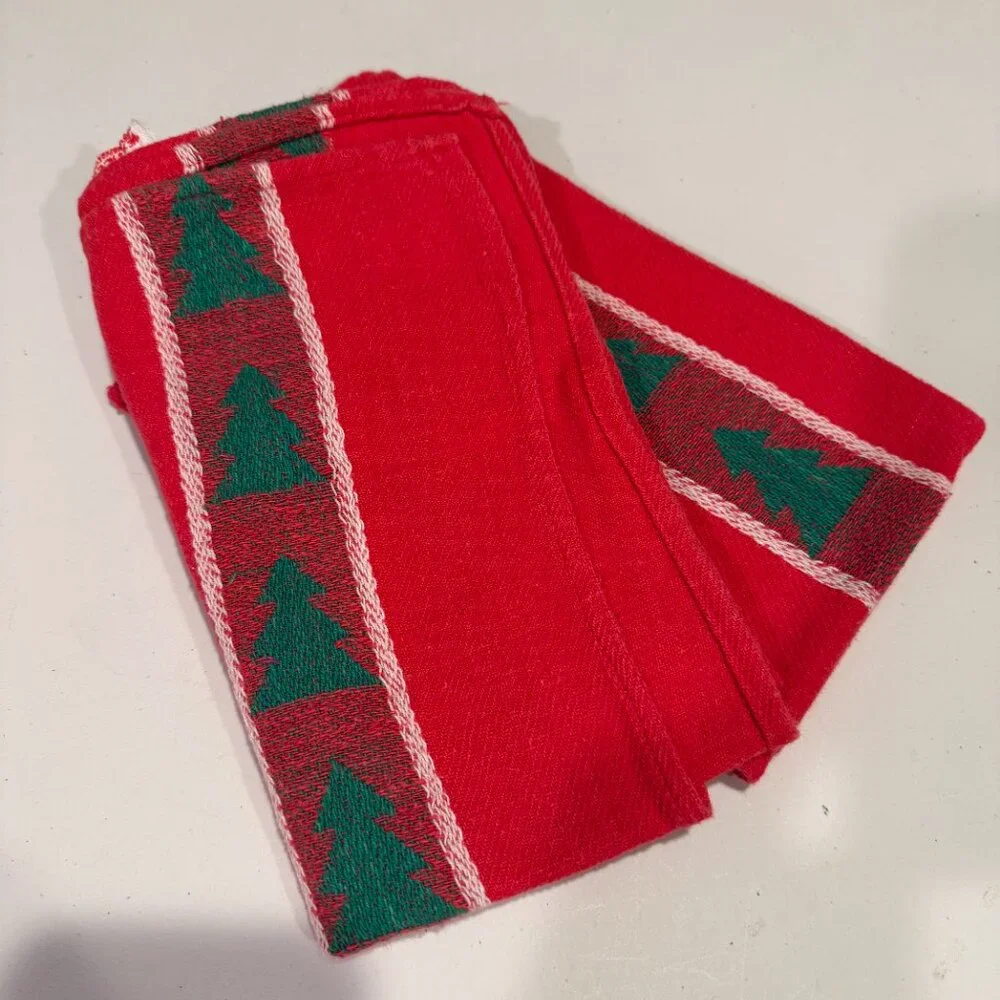 Vintage 80s Tag‎ Textiles Red Christmas Tree 2 Napkins Embroidered Cloth Holiday